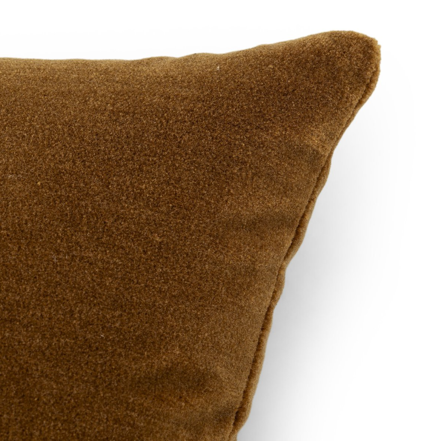Bridger Pillow, Monte Tobacco