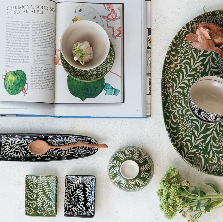 Stoneware Dish w/ Wax Relief Botanicals