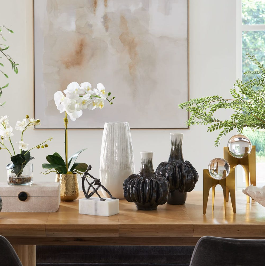 Umbrian Vase - 13 Hub Lane   |  