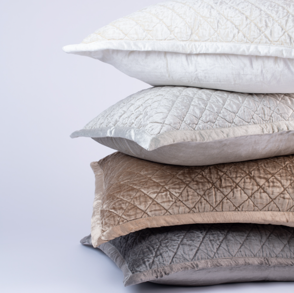 Simona, Oyster - 13 Hub Lane   |  Matching Bedding