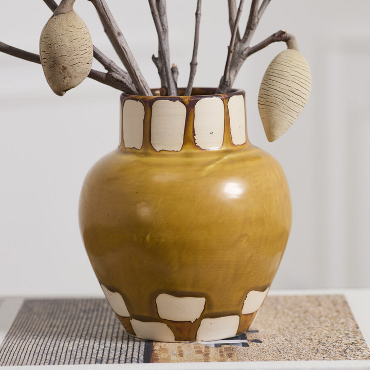 Yves Vase