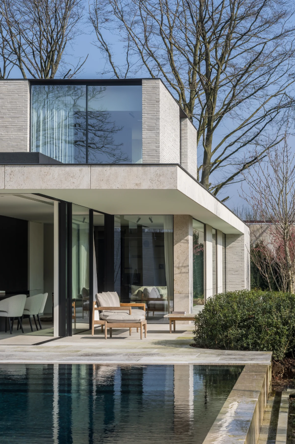 Sophisticated Elegance: Dennis T'Jampens