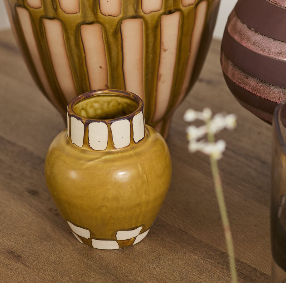 Yves Vase