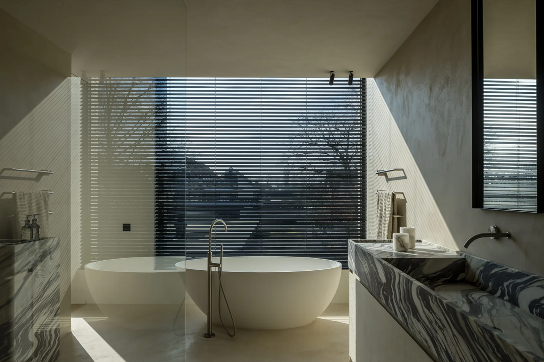 Sophisticated Elegance: Dennis T'Jampens