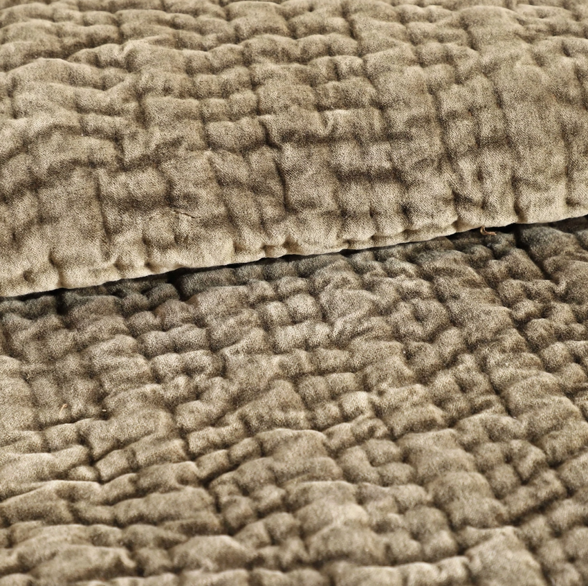 Empire Velvet Quilt and Shams - Thumbnail 5