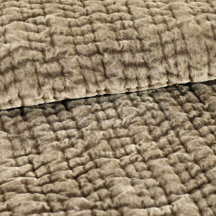 Empire Velvet, Coffee Bean - 13 Hub Lane   |  Matching Bedding