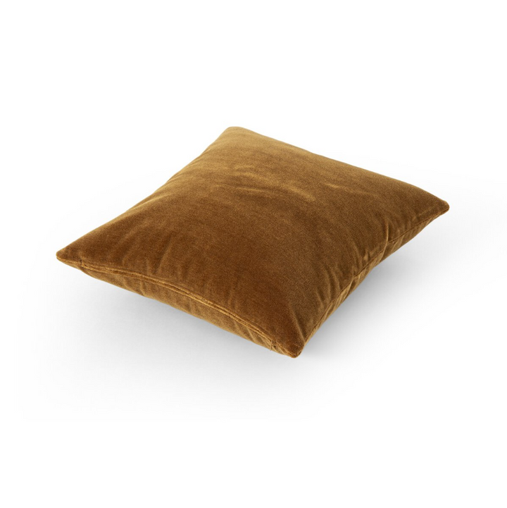 Bridger Pillow, Monte Tobacco