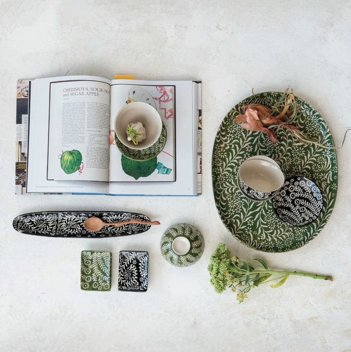 Stoneware Dish w/ Wax Relief Botanicals