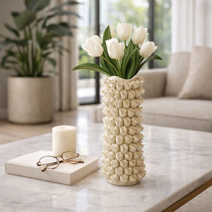 Tateoak Vase, Cream
