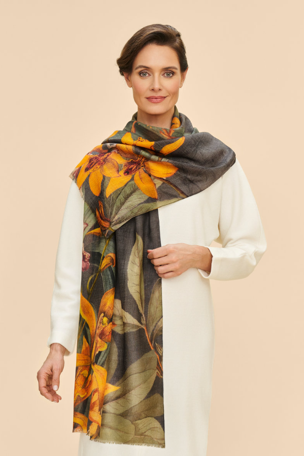 Botany Bliss Wool Scarf in Charcoal