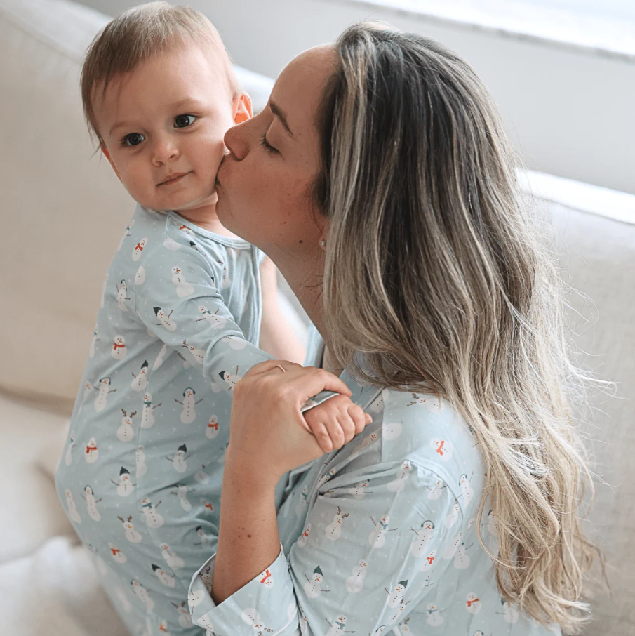 Women's Long Sleeve Pajama Set, Frosted Friends