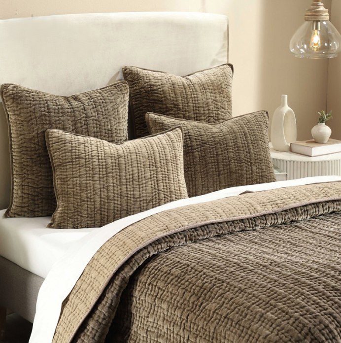 Empire Velvet Quilt and Shams - Thumbnail 3