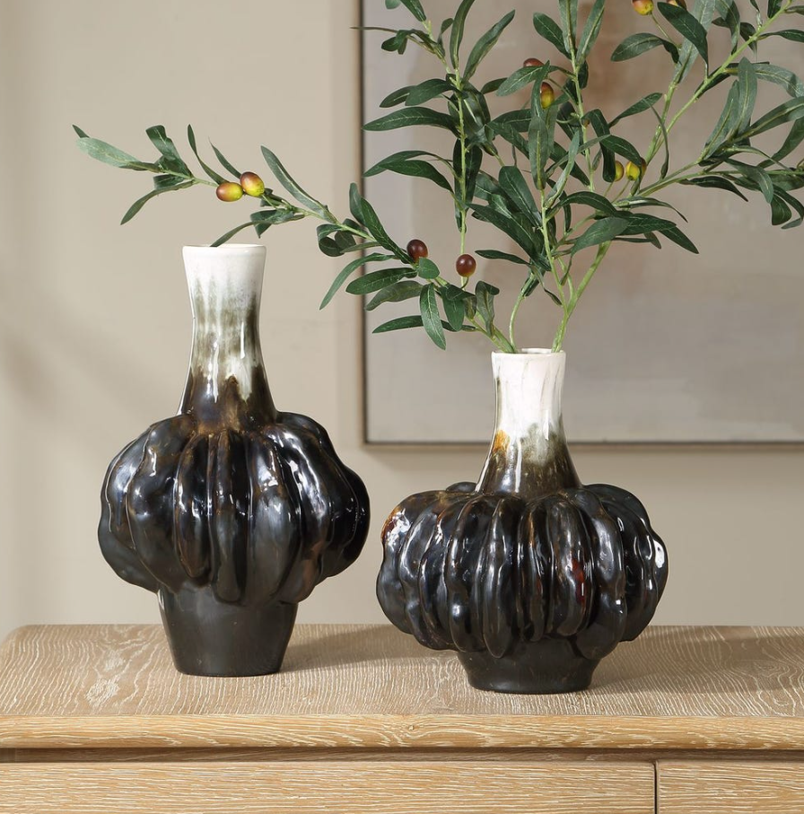 Umbrian Vase - 13 Hub Lane   |  