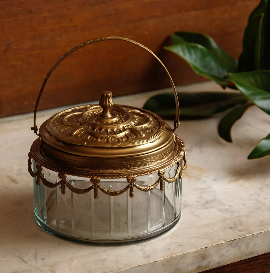 Grande Vanity Jar w/ Handle - 13 Hub Lane   |  