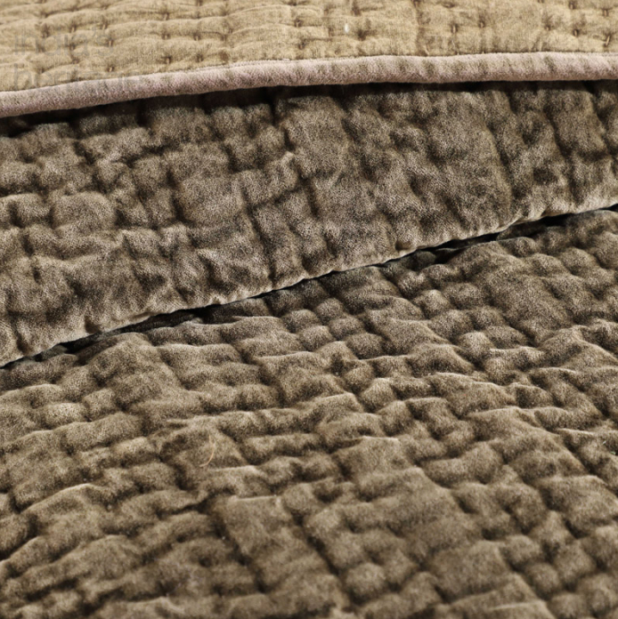 Empire Velvet, Coffee Bean - 13 Hub Lane   |  Matching Bedding