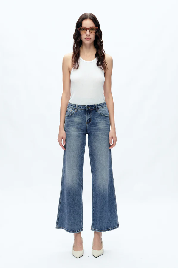 Kristy Mid Rise Relaxed Straight Denim Jeans, Chilly Blue