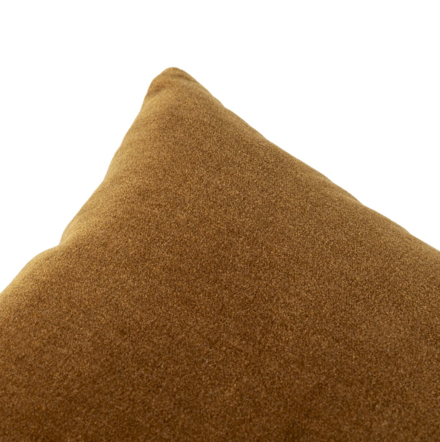 Bridger Pillow, Monte Tobacco