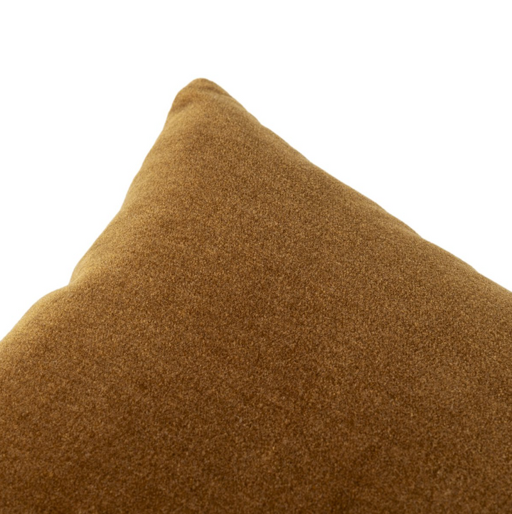 Bridger Pillow, Monte Tobacco