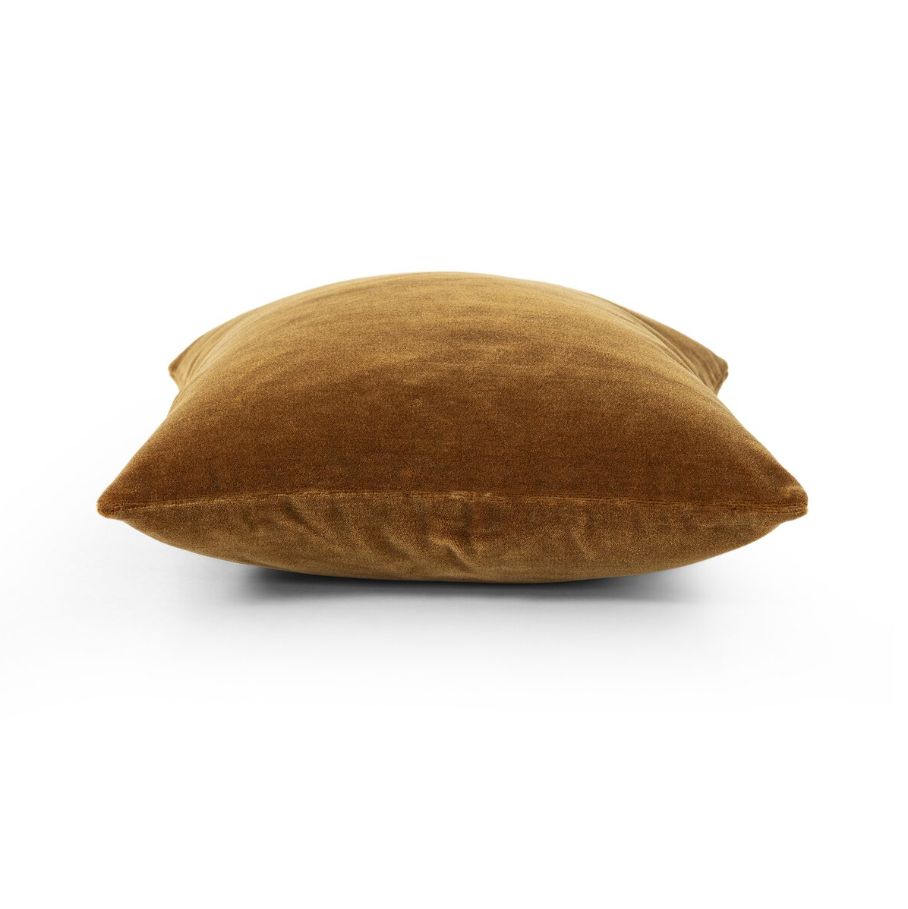 Bridger Pillow, Monte Tobacco