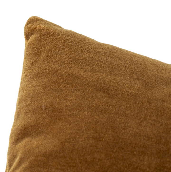 Bridger Pillow, Monte Tobacco