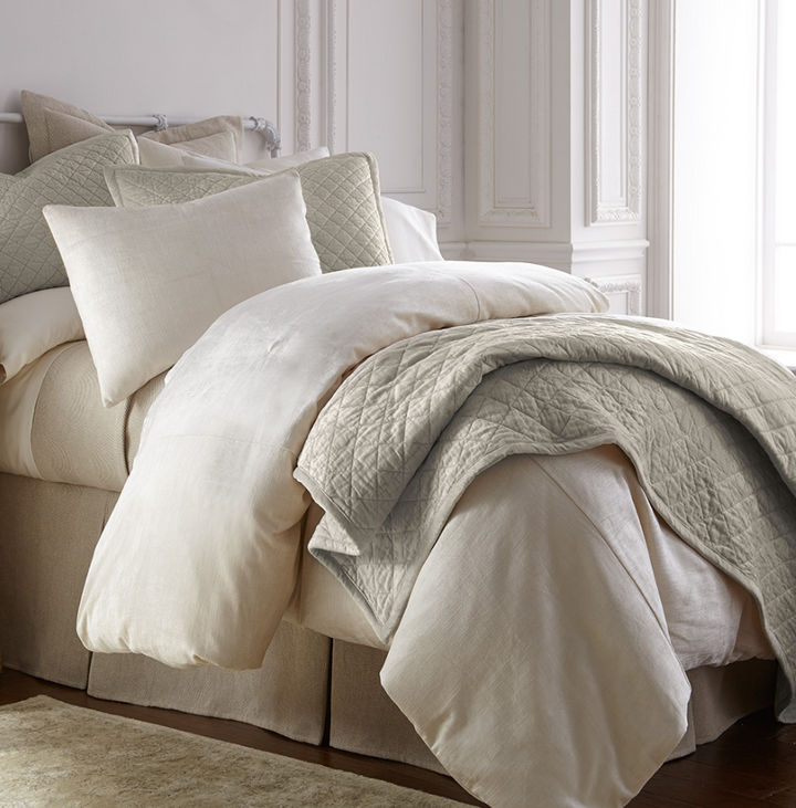 Simona, Oyster - 13 Hub Lane   |  Matching Bedding