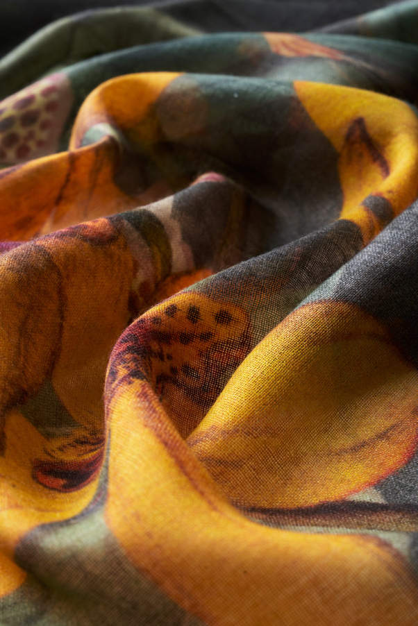 Botany Bliss Wool Scarf in Charcoal