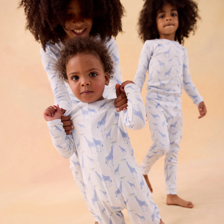 blue jolie giraffe magnetic footie
