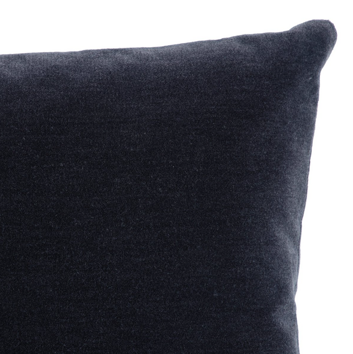 Bridger Pillow, Monte Navy