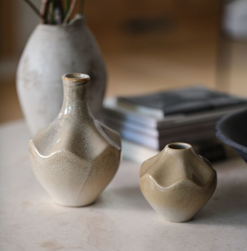 Whitman Budvase - 13 Hub Lane   |  Ceramic Vases