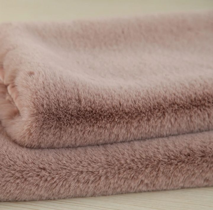 Chinchilla Throw, Rose