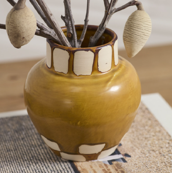 Yves Vase