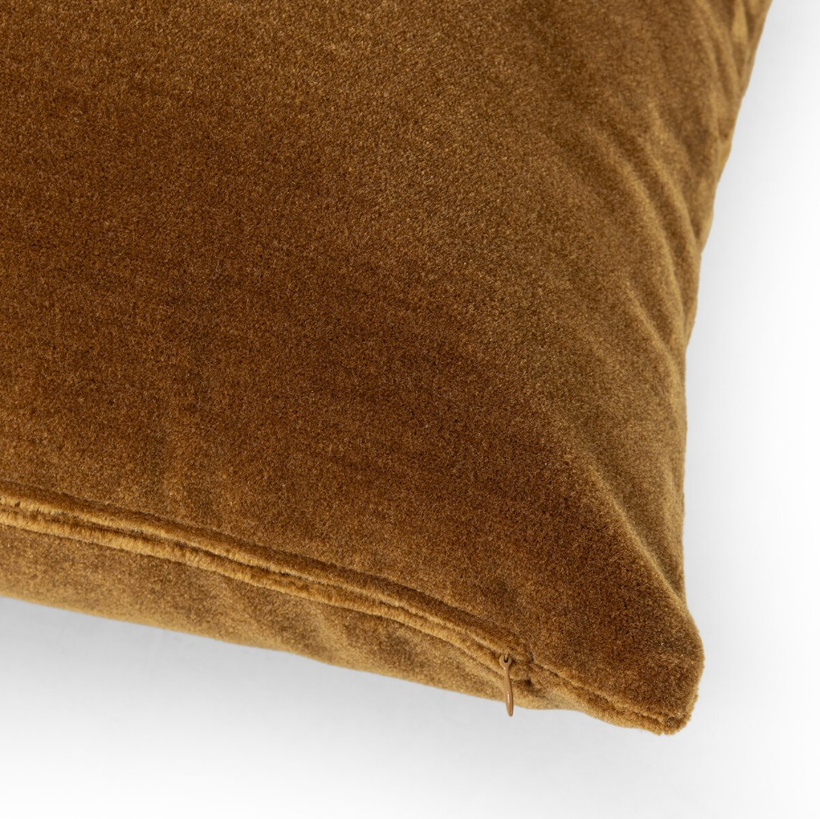 Bridger Pillow, Monte Tobacco