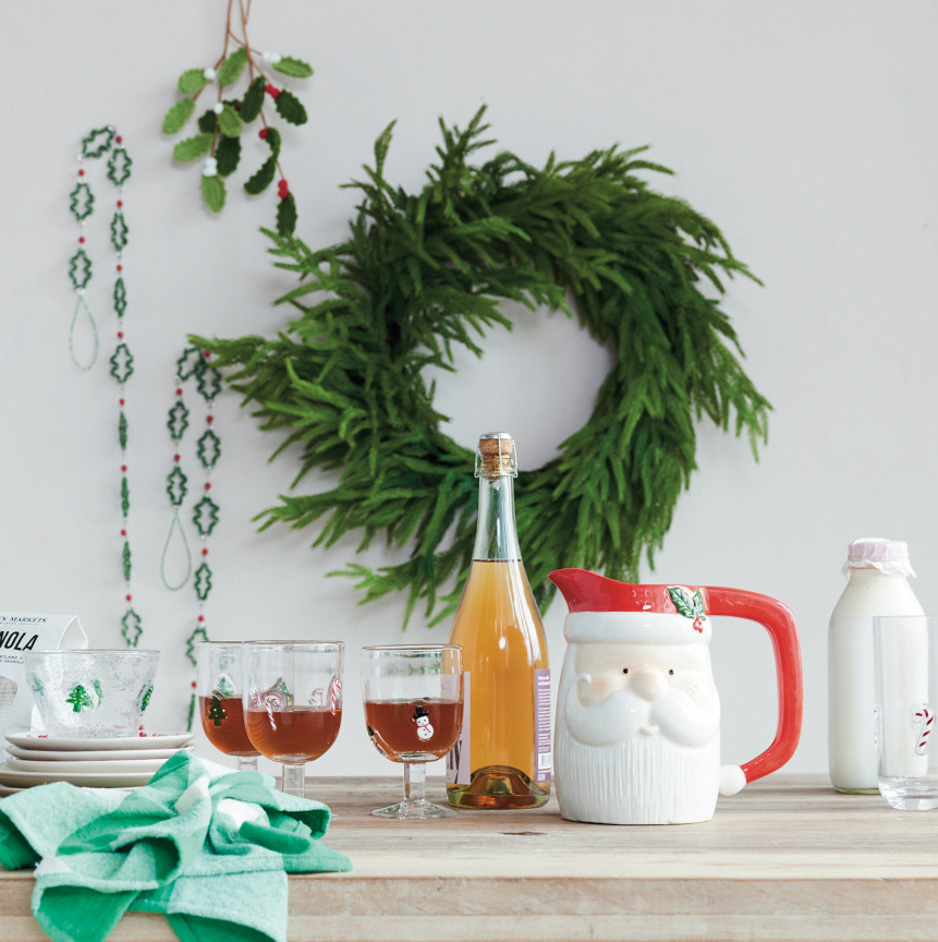 10oz. Stemmed Wine Glass w/ Embedded Holiday Icons