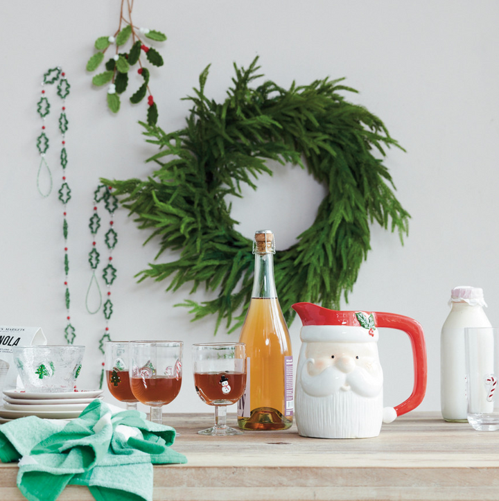 10oz. Stemmed Wine Glass w/ Embedded Holiday Icons