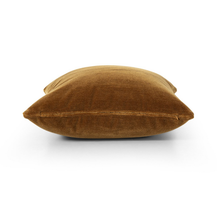Bridger Pillow, Monte Tobacco
