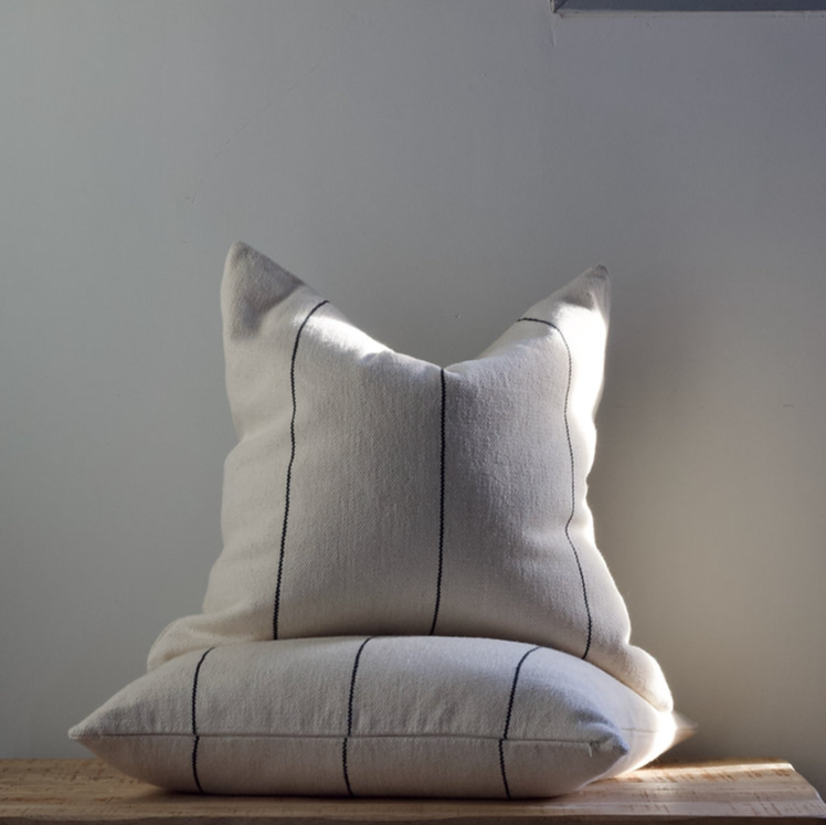 Linea Pillow - Thumbnail 5