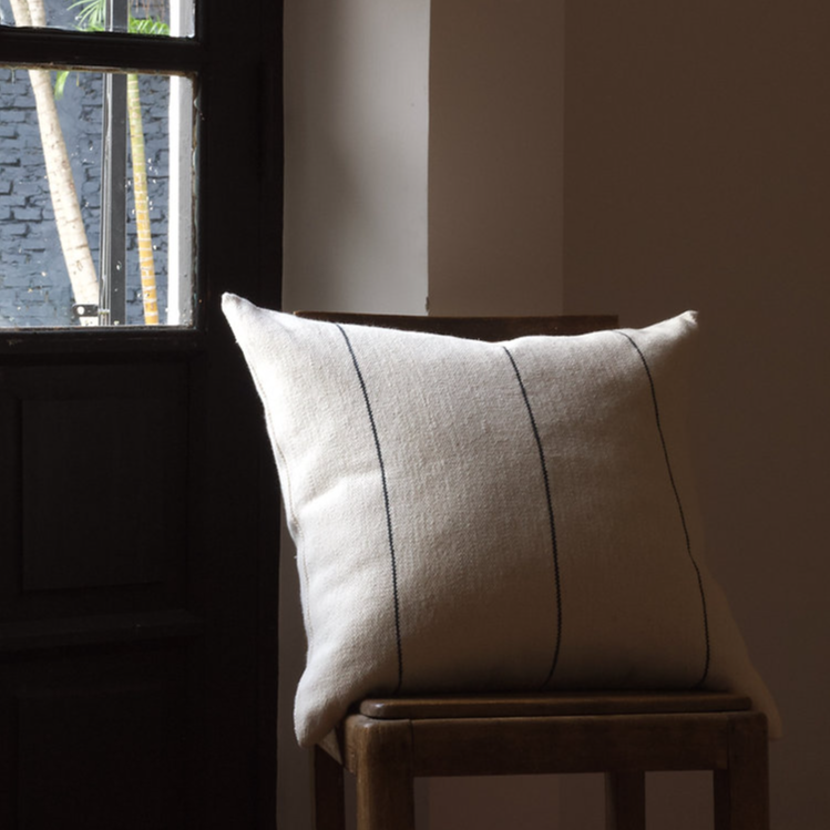 Linea Pillow - Thumbnail 4