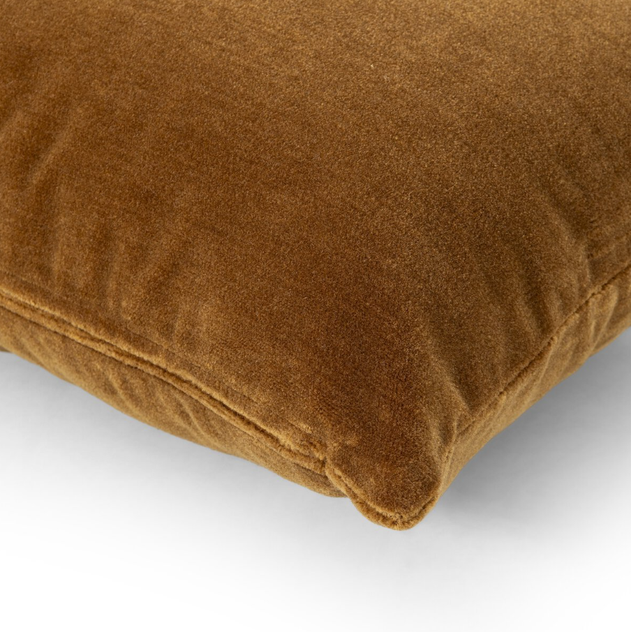 Bridger Pillow, Monte Tobacco