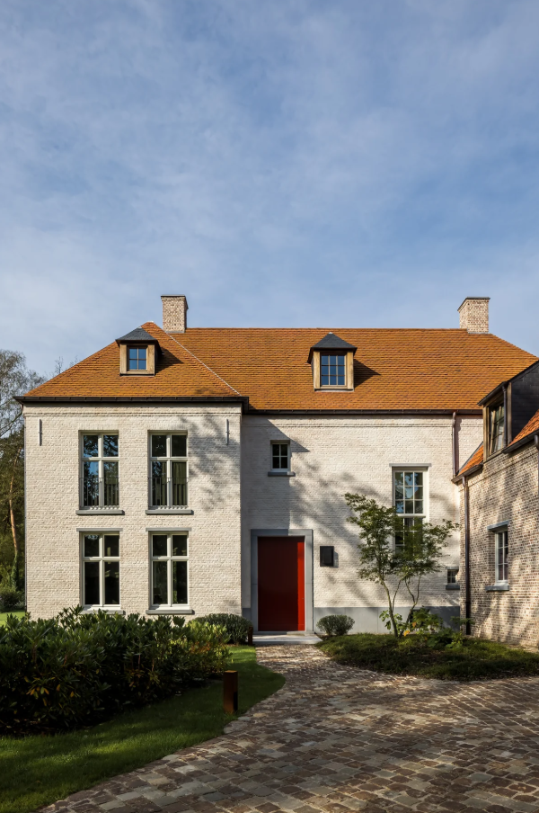 Sophisticated Elegance: Dennis T'Jampens