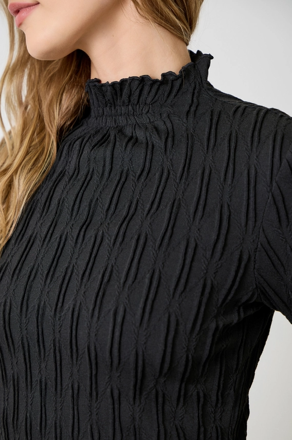 Lettuce Edge Textured Knit Top, Black