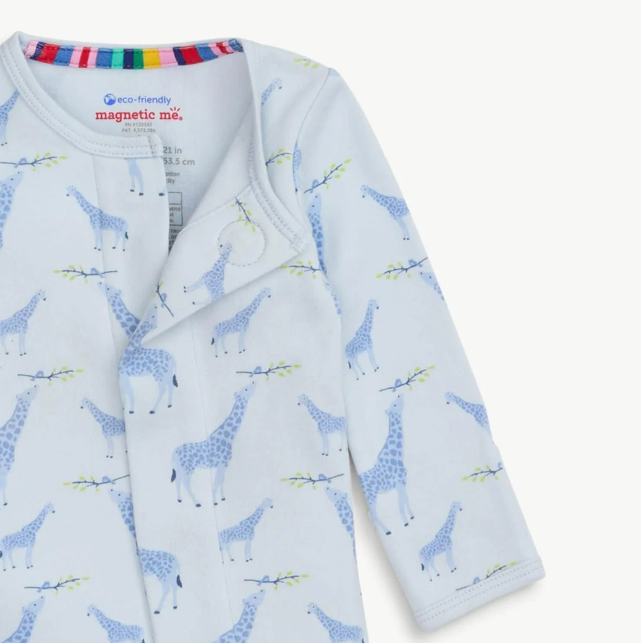 blue jolie giraffe magnetic footie