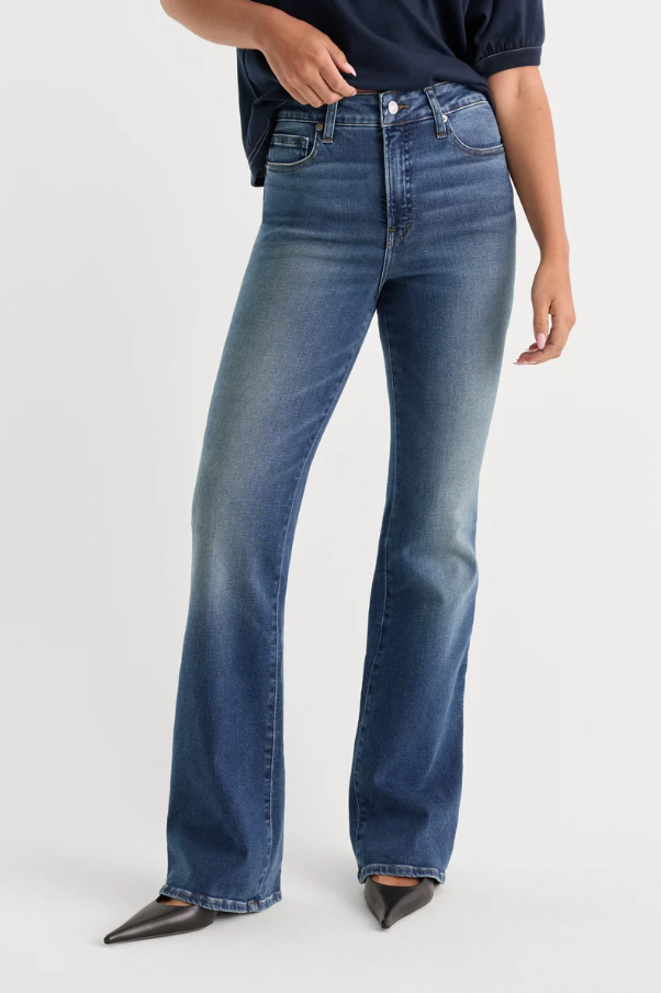 Good Petite Bootcut Jeans, Newcrest