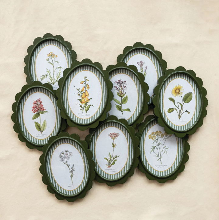 Scalloped Flower, Green Stripe Mat