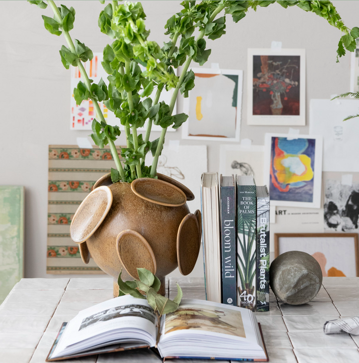 Stoneware 3D Footed Vase