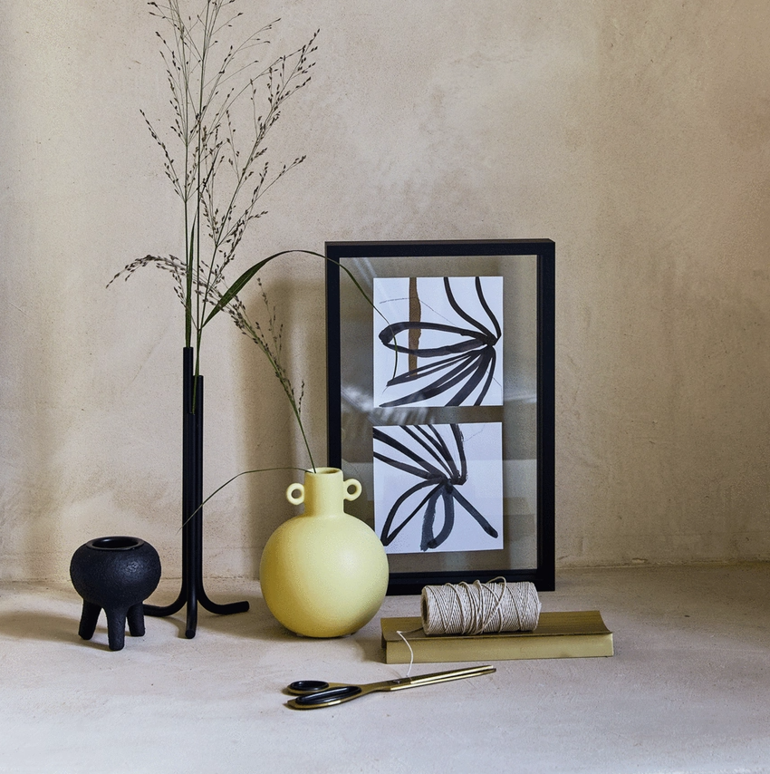 Photo Frame Floating Minimalism, Black - 13 Hub Lane   |  Black Frames