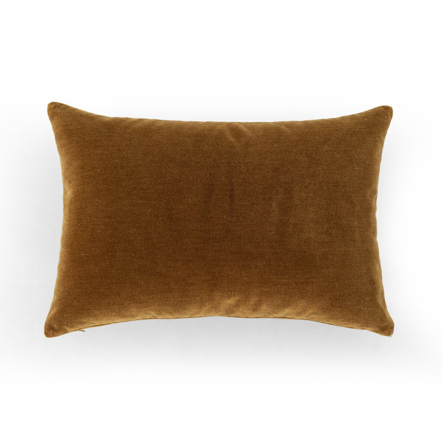 Bridger Pillow, Monte Tobacco