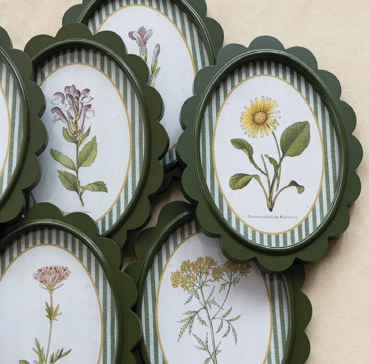 Scalloped Flower, Green Stripe Mat