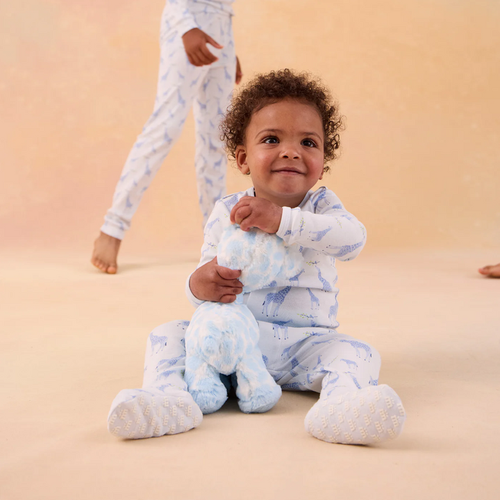 blue jolie giraffe magnetic footie