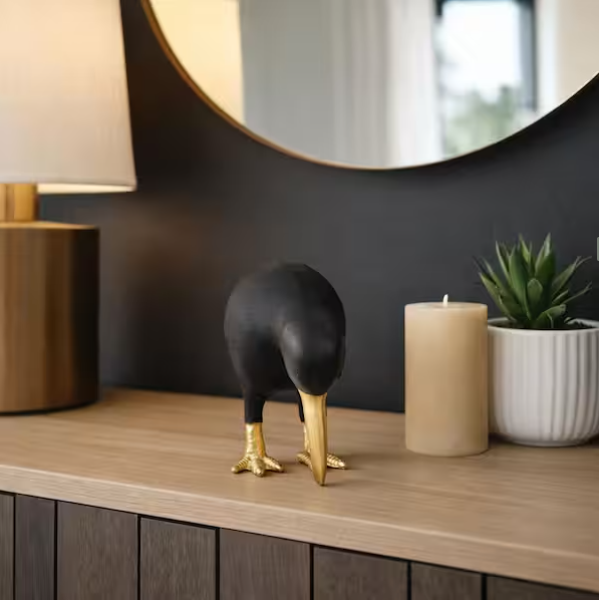 Kiwi Child, Black & Gold