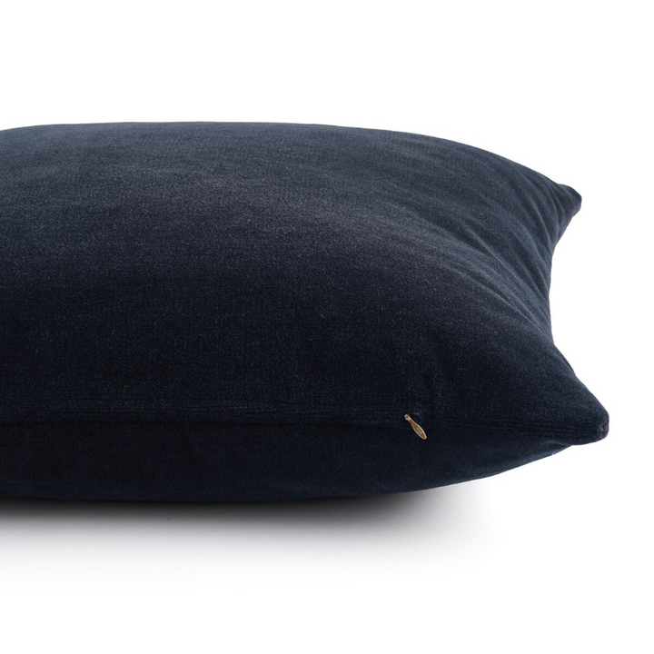 Bridger Pillow, Monte Navy